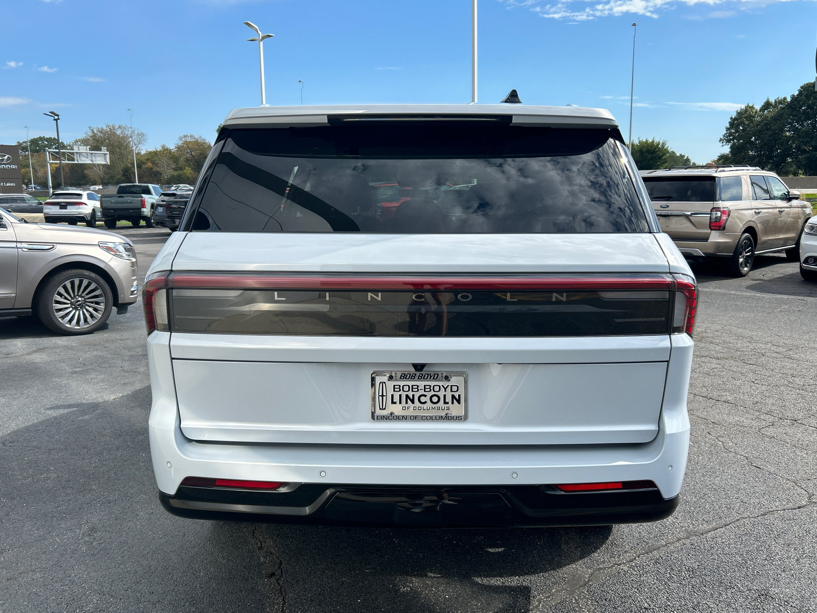 New 2026 Lincoln Navigator Premiere AWD/4WD image 6