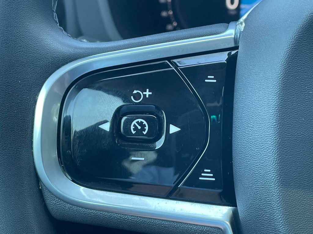 Used 2023 Volvo XC60 B5 Plus w/ Climate Package AWD/4WD image 30