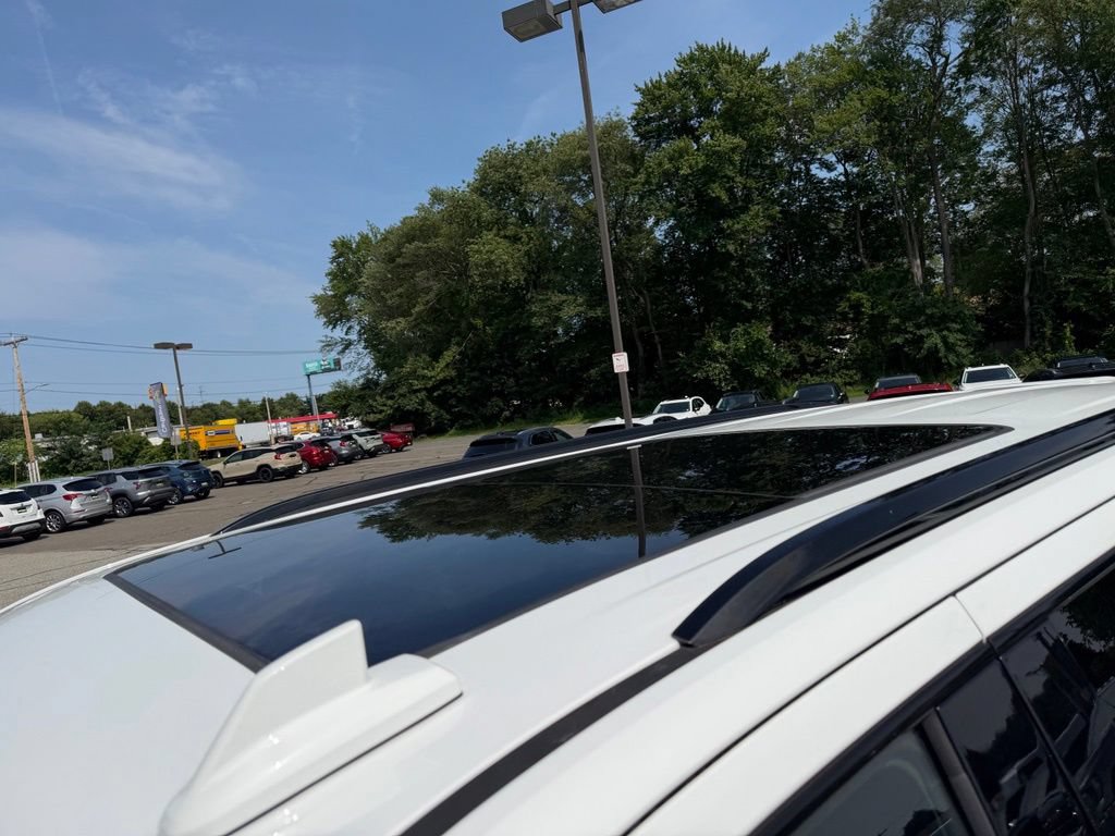 Used 2021 GMC Yukon AT4 w/ AT4 Premium Plus Package AWD/4WD image 7