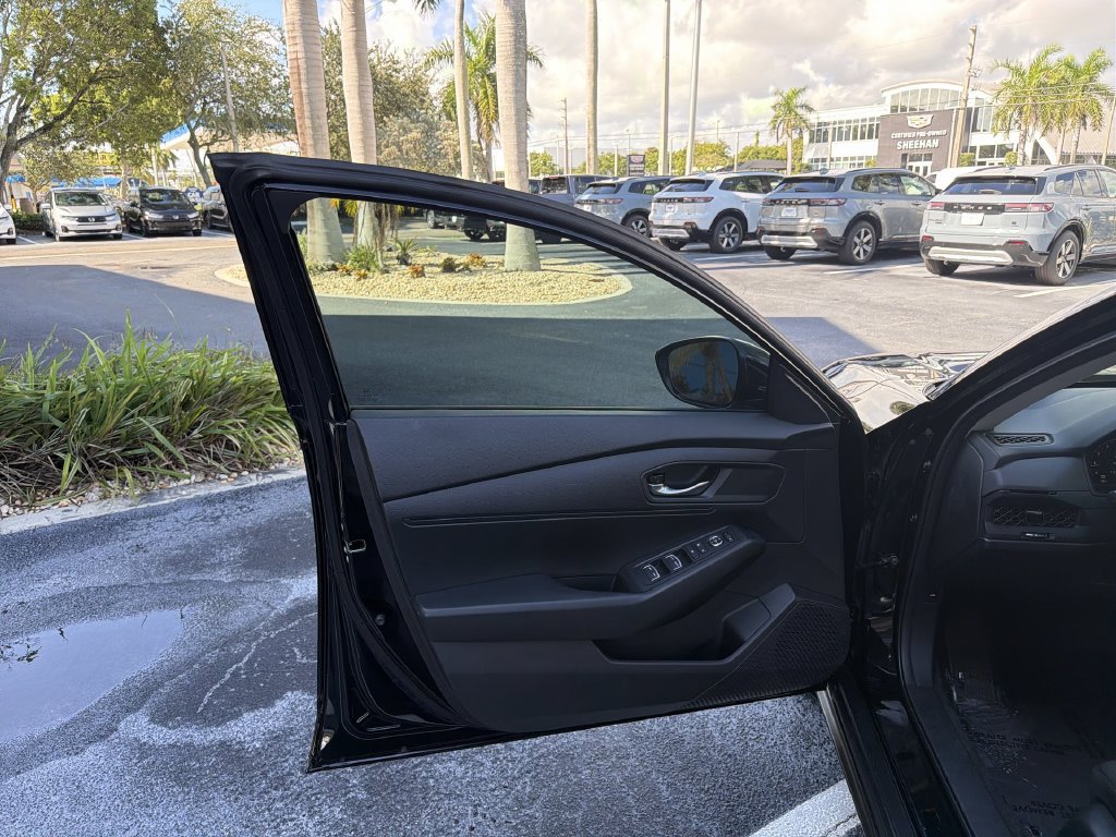 Certified 2023 Honda Accord LX image 34