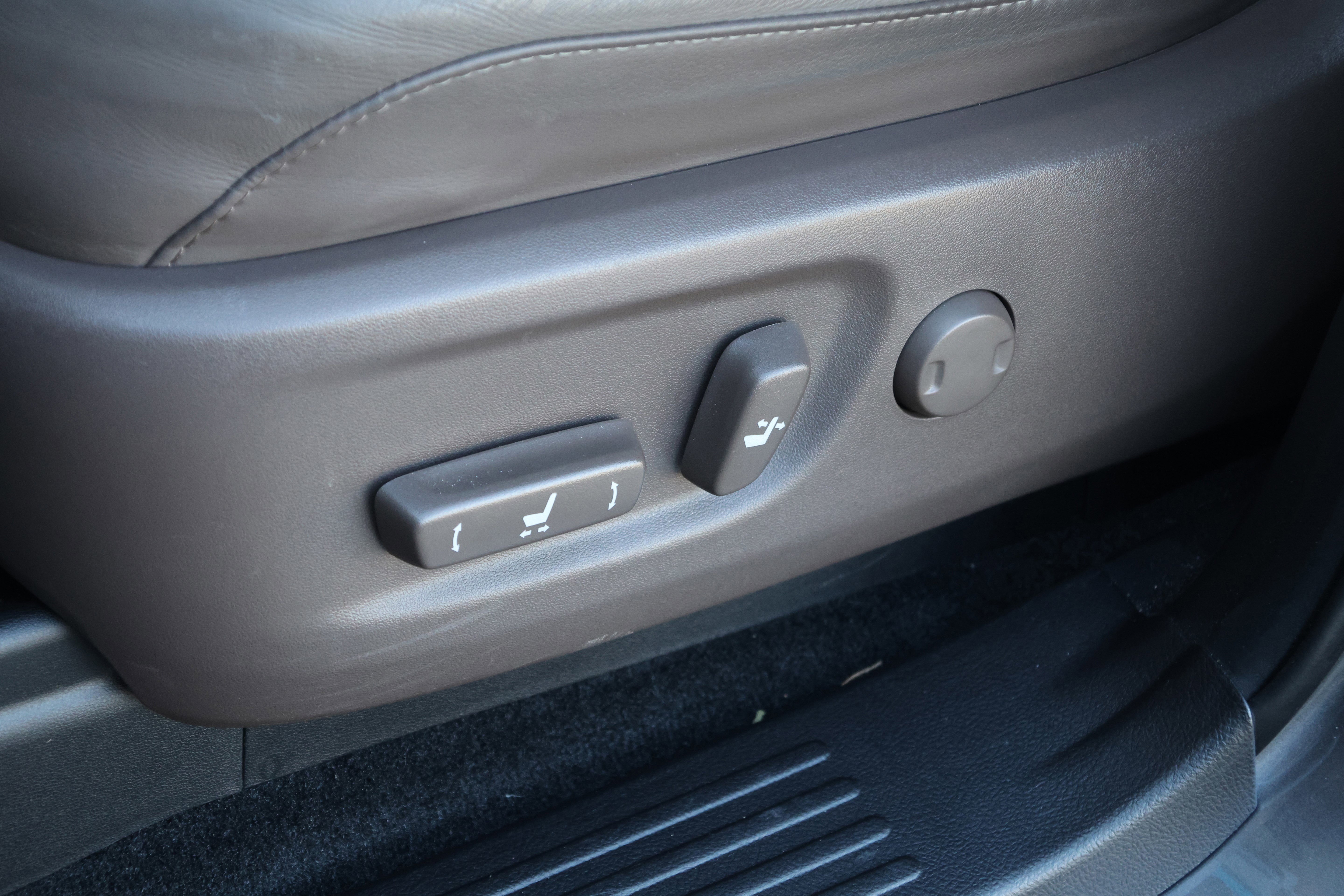 Used 2021 Lexus GX 460 Luxury w/ Accessory Package image 33