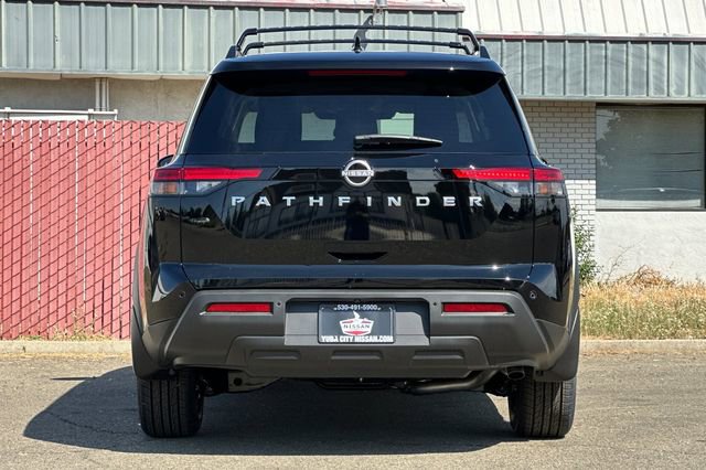 New 2025 Nissan Pathfinder SV image 5