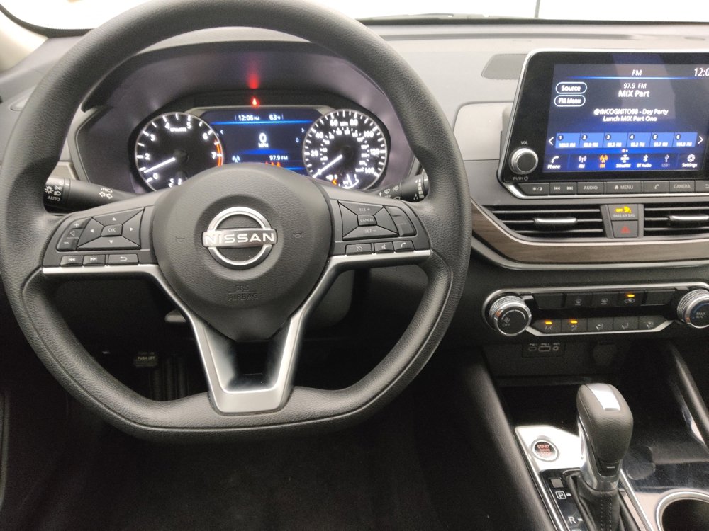 Used 2024 Nissan Altima 2.5 SV image 22