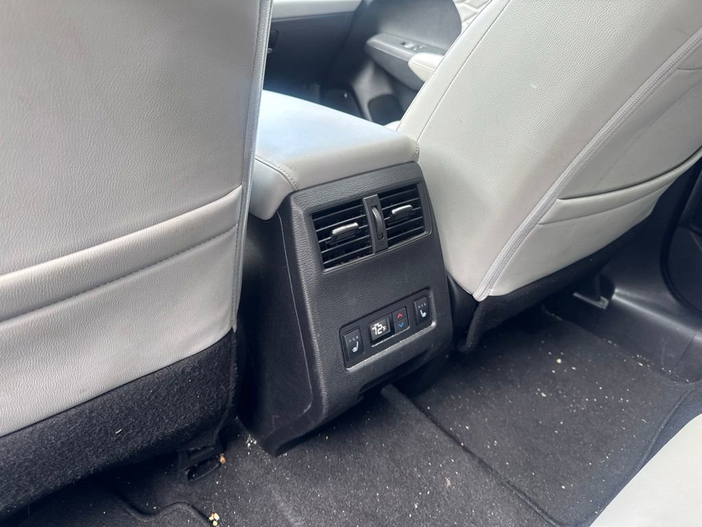 Used 2025 Mitsubishi Outlander SEL AWD/4WD image 22