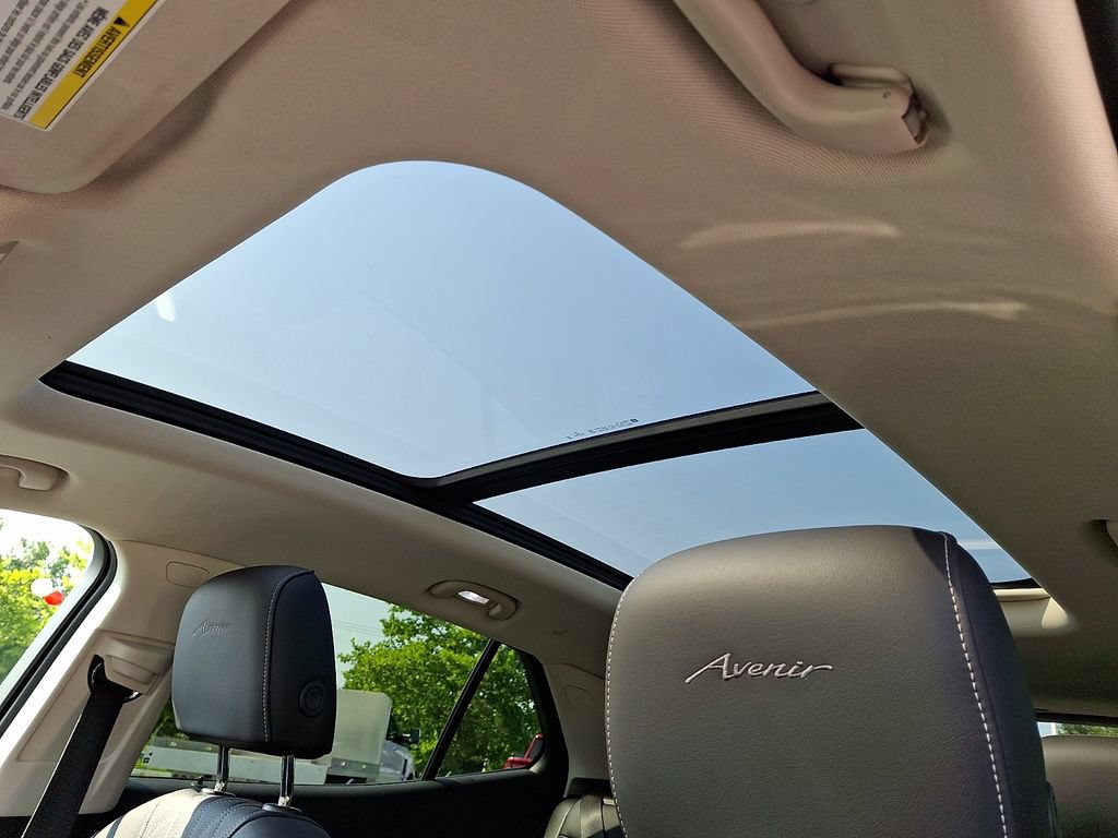 Used 2021 Buick Envision Avenir AWD/4WD image 14