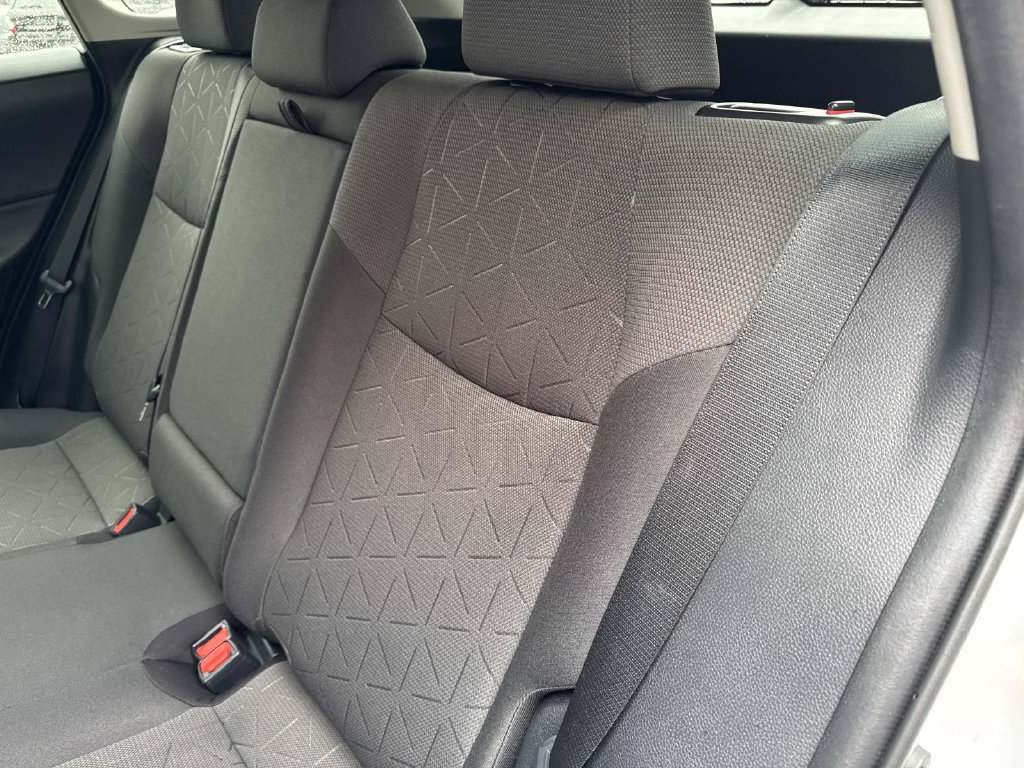 Used 2019 Toyota RAV4 XLE w/ Convenience Package AWD/4WD image 14