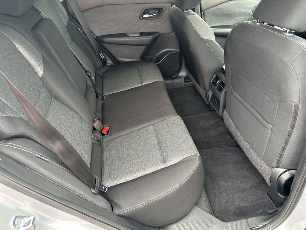 Used 2023 Nissan Rogue SV FWD image 34