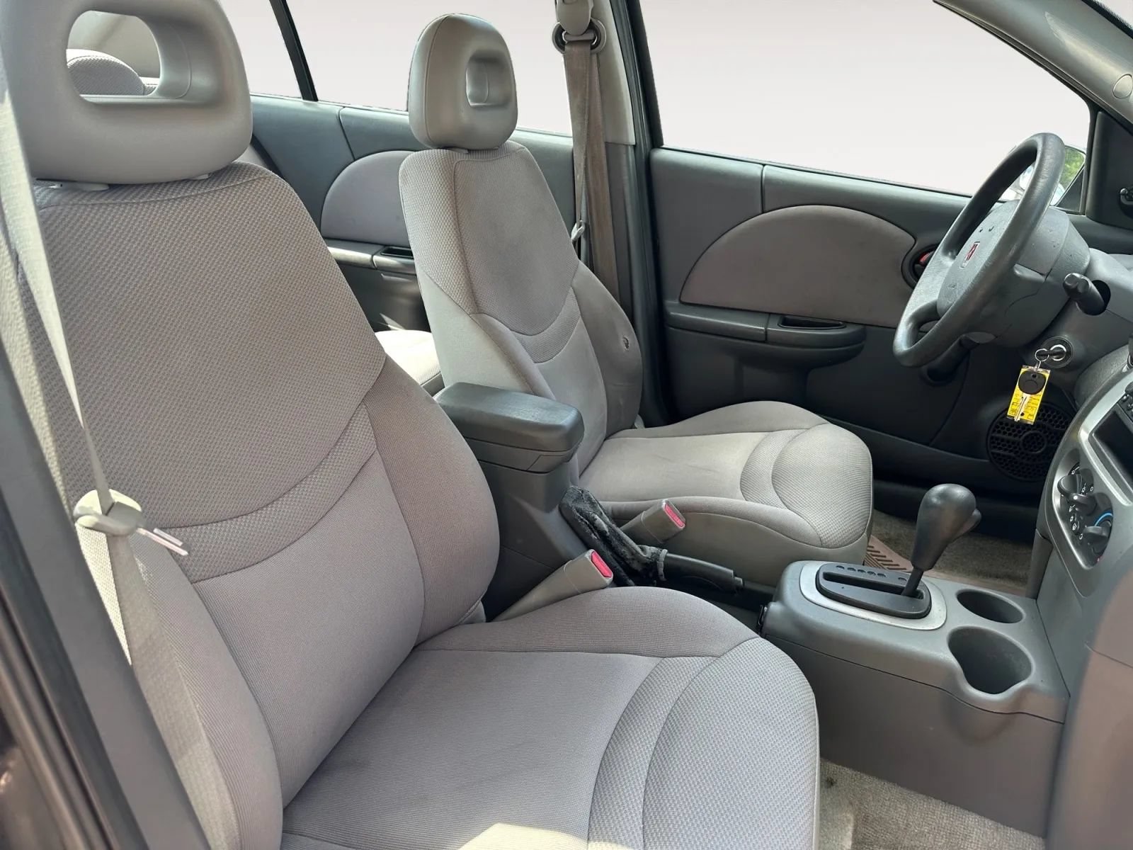 Used 2004 Saturn ION Level 2 FWD image 9
