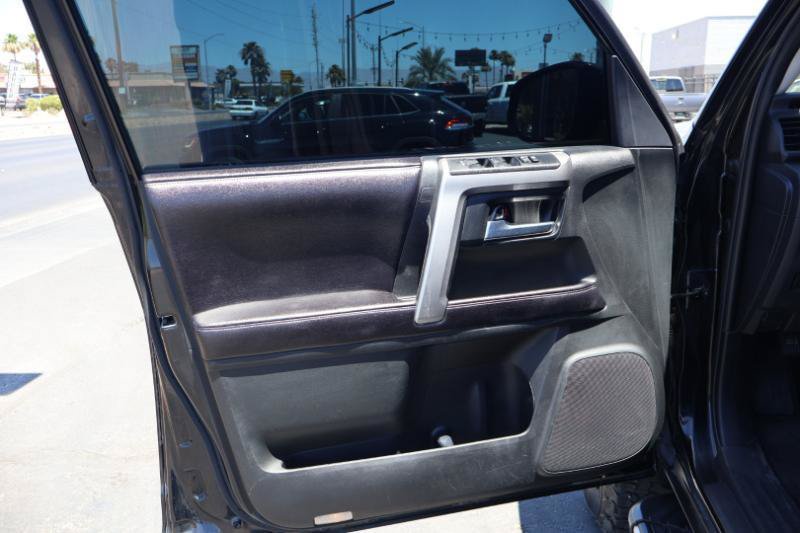Used 2016 Toyota 4Runner SR5 AWD/4WD image 13