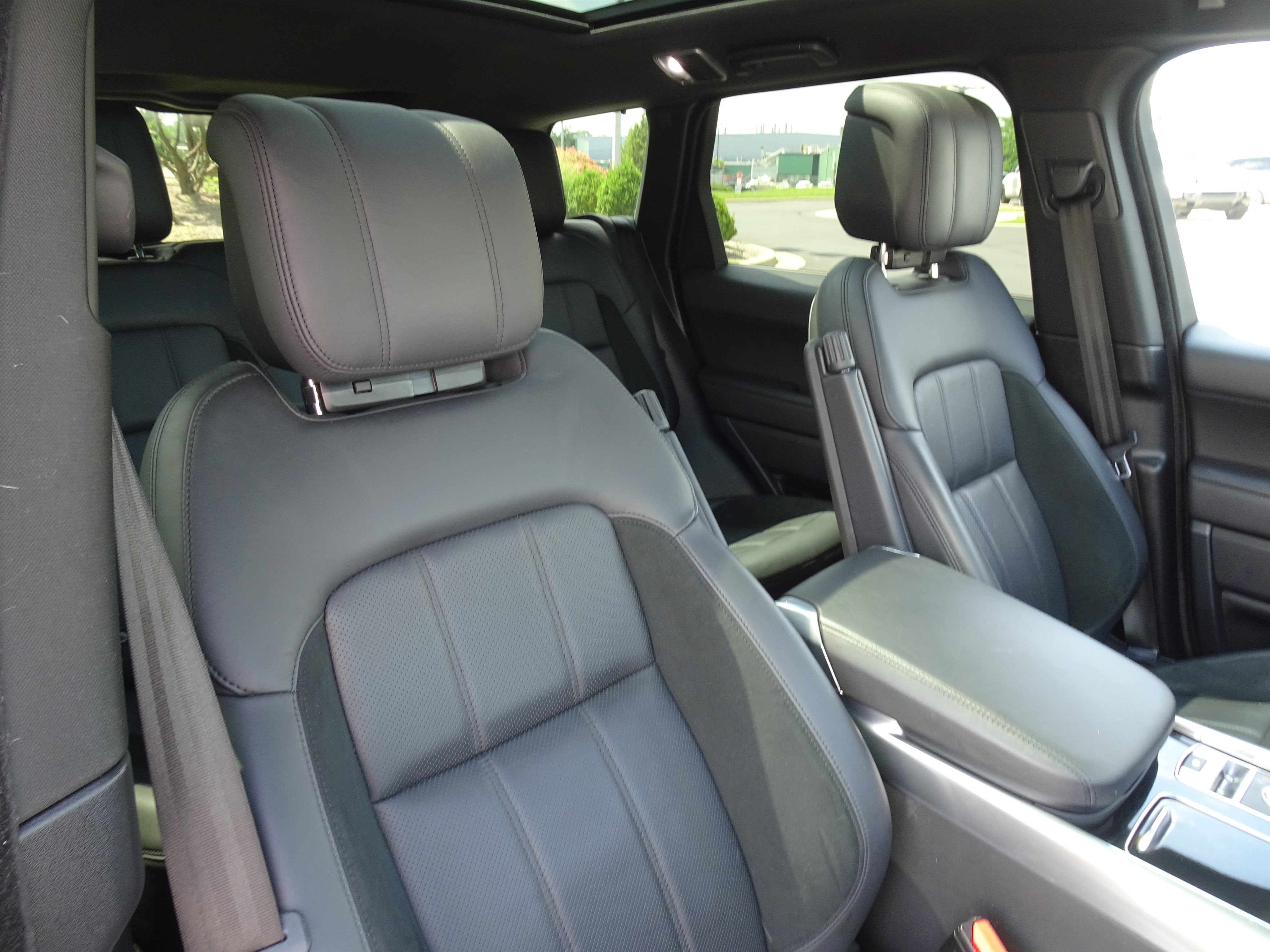 Used 2022 Land Rover Range Rover Sport HST AWD/4WD image 26