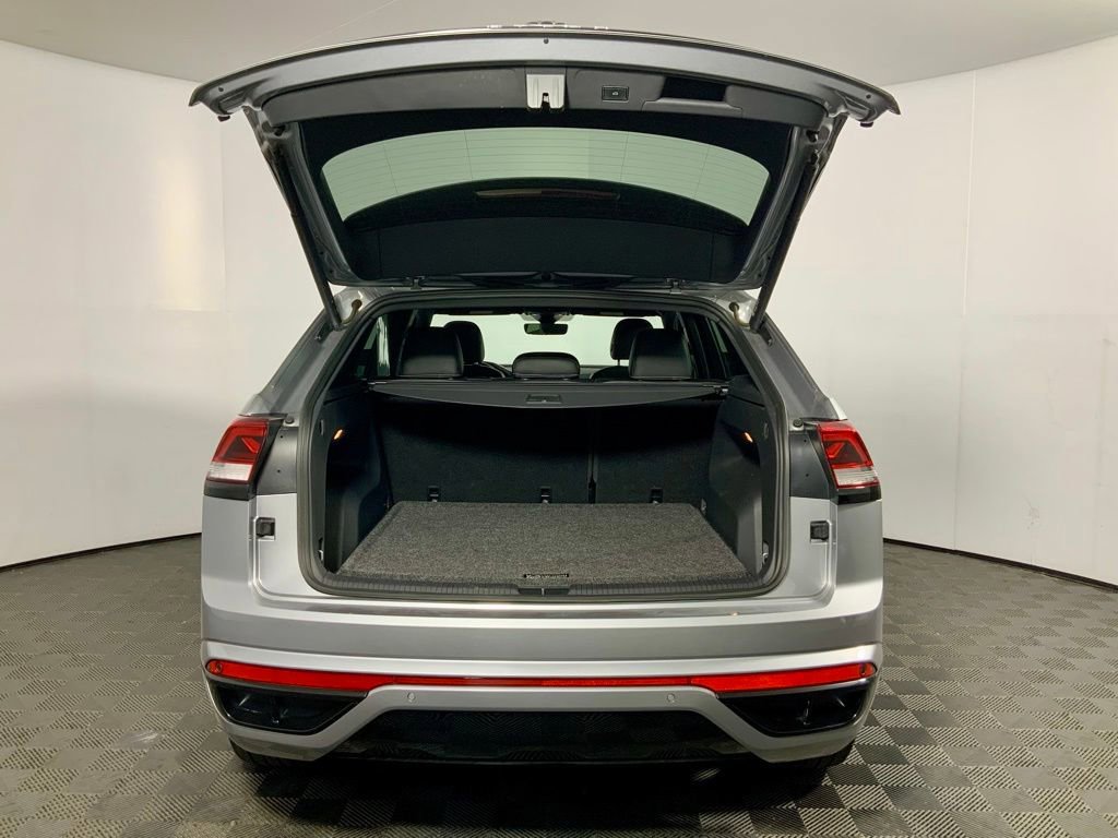 Used 2023 Volkswagen Atlas Cross Sport SEL R-Line image 16