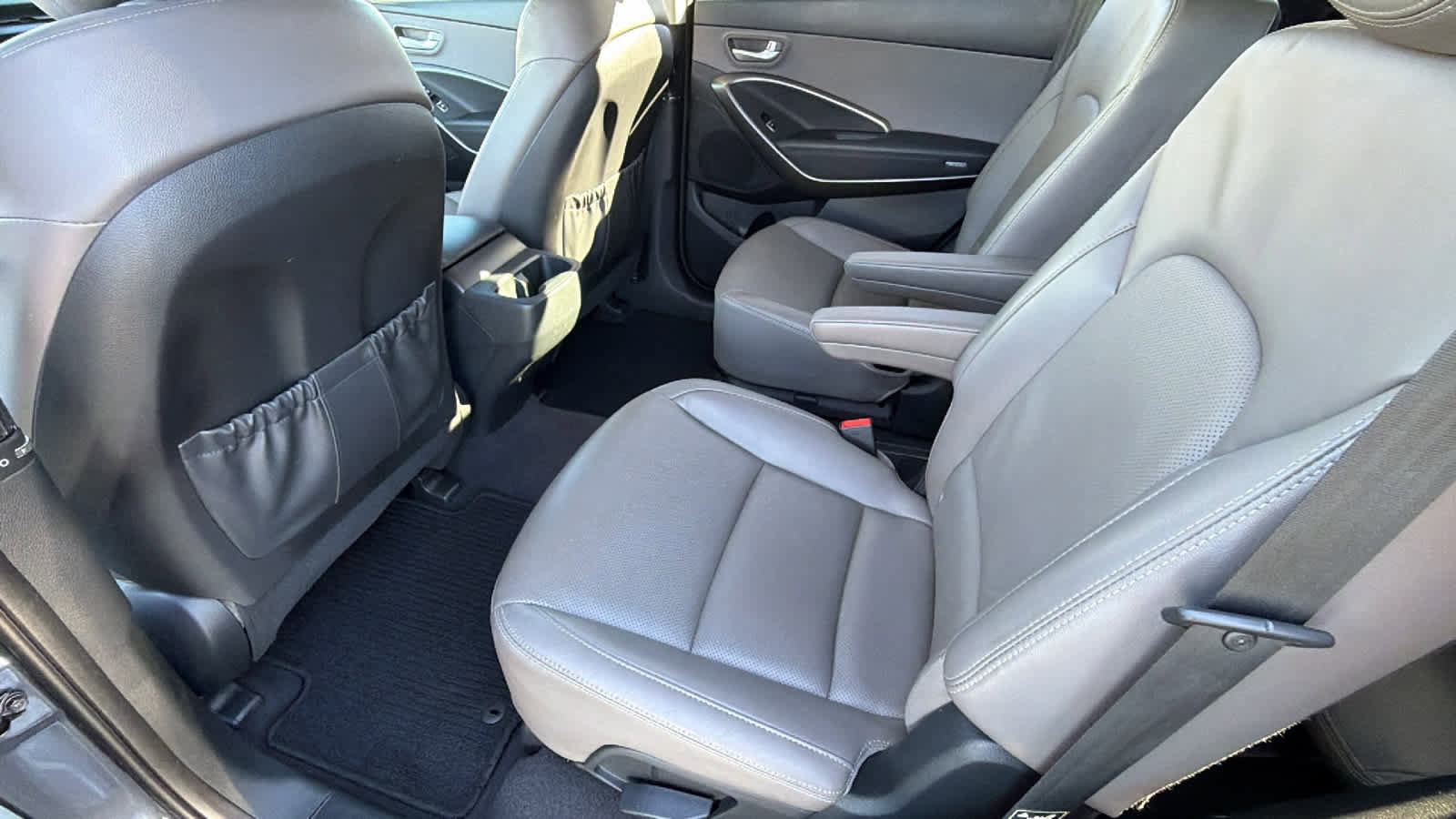 Used 2017 Hyundai Santa Fe Limited image 24