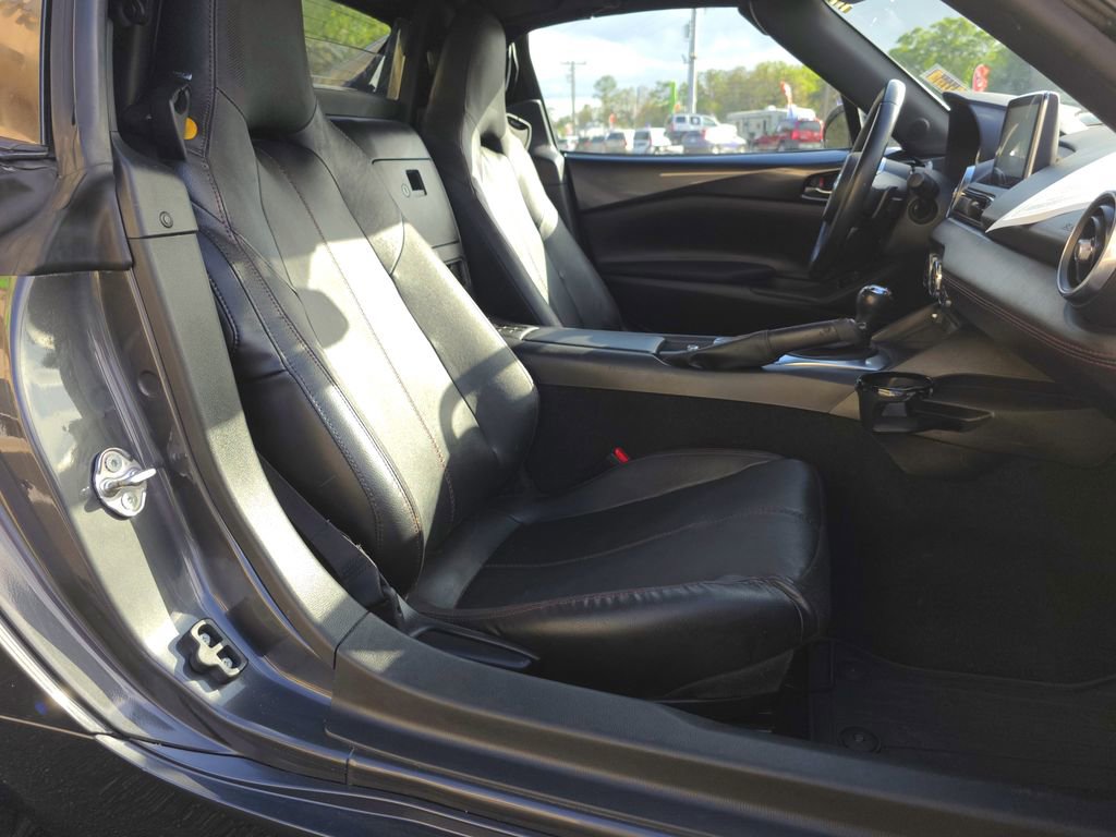 Used 2017 MAZDA MX-5 Miata RF Grand Touring RWD image 10