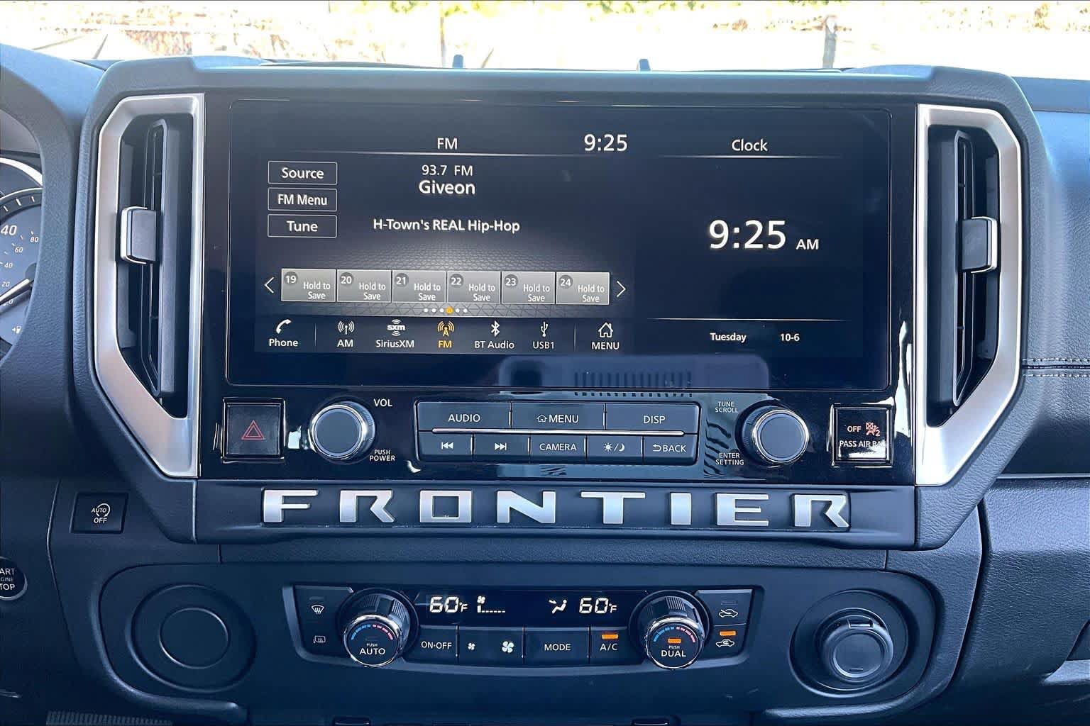 Used 2025 Nissan Frontier SV w/ SV Convenience Package RWD image 33