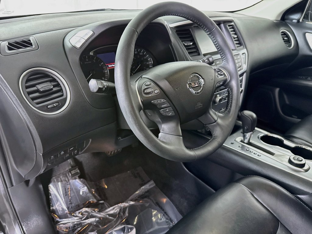 Used 2018 Nissan Pathfinder SL w/ Midnight Edition Package AWD/4WD image 18