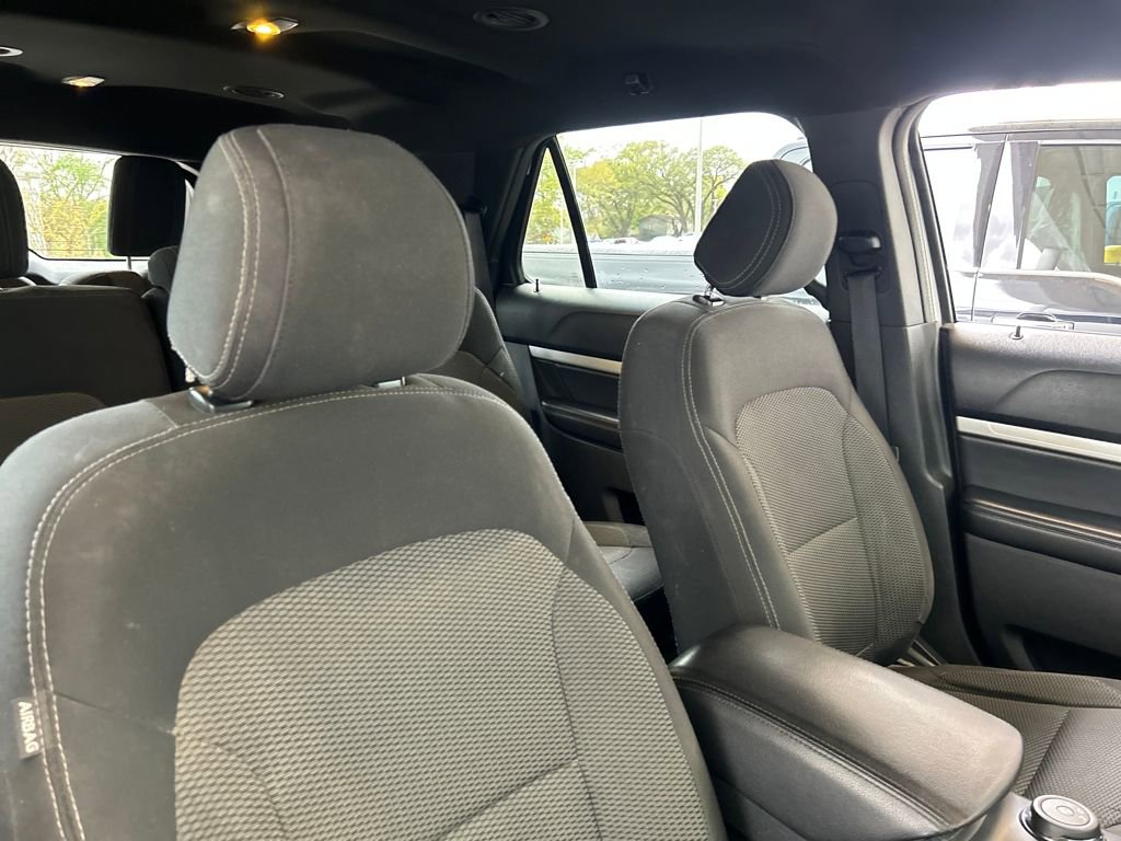 Used 2017 Ford Explorer XLT image 13