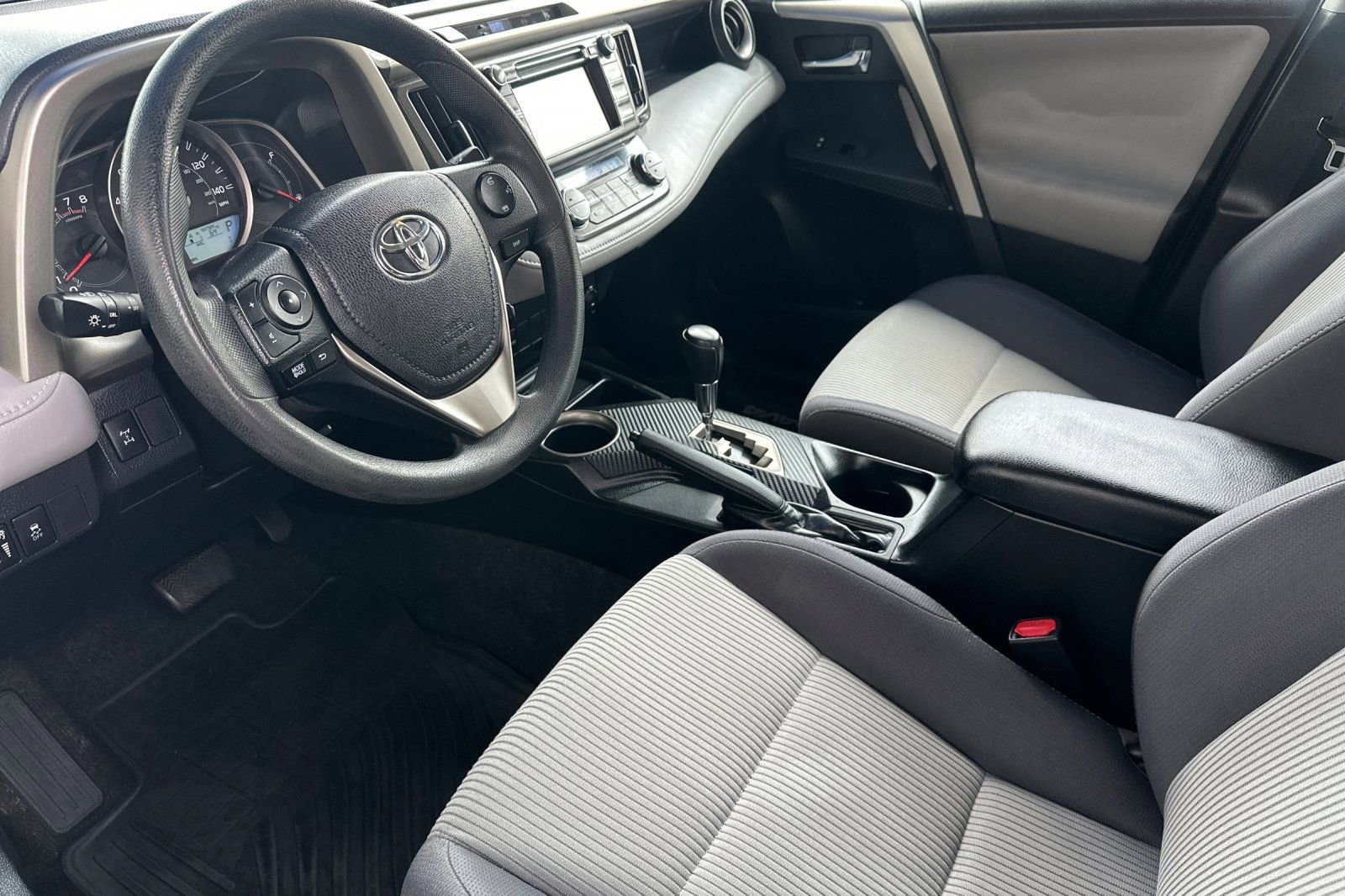 Used 2014 Toyota RAV4 XLE AWD/4WD image 13