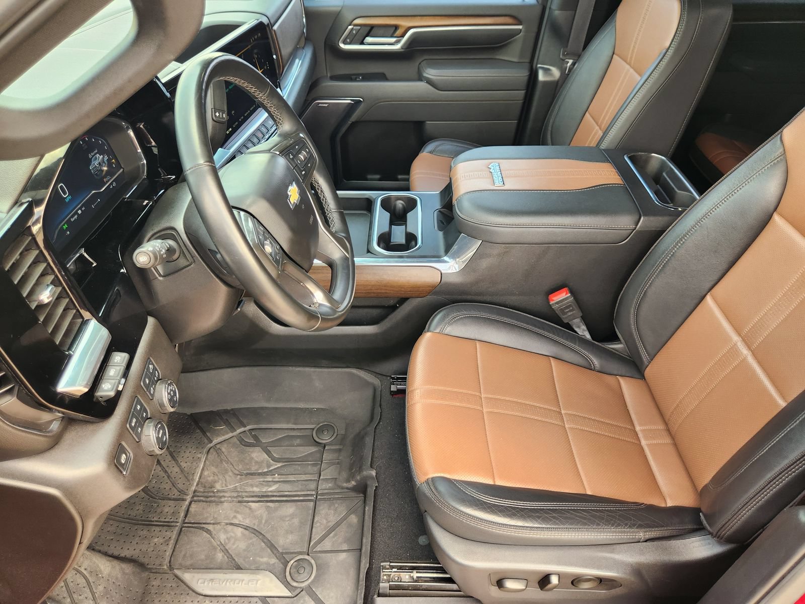 Used 2025 Chevrolet Silverado 3500 High Country w/ High Country Premium Package AWD/4WD image 14