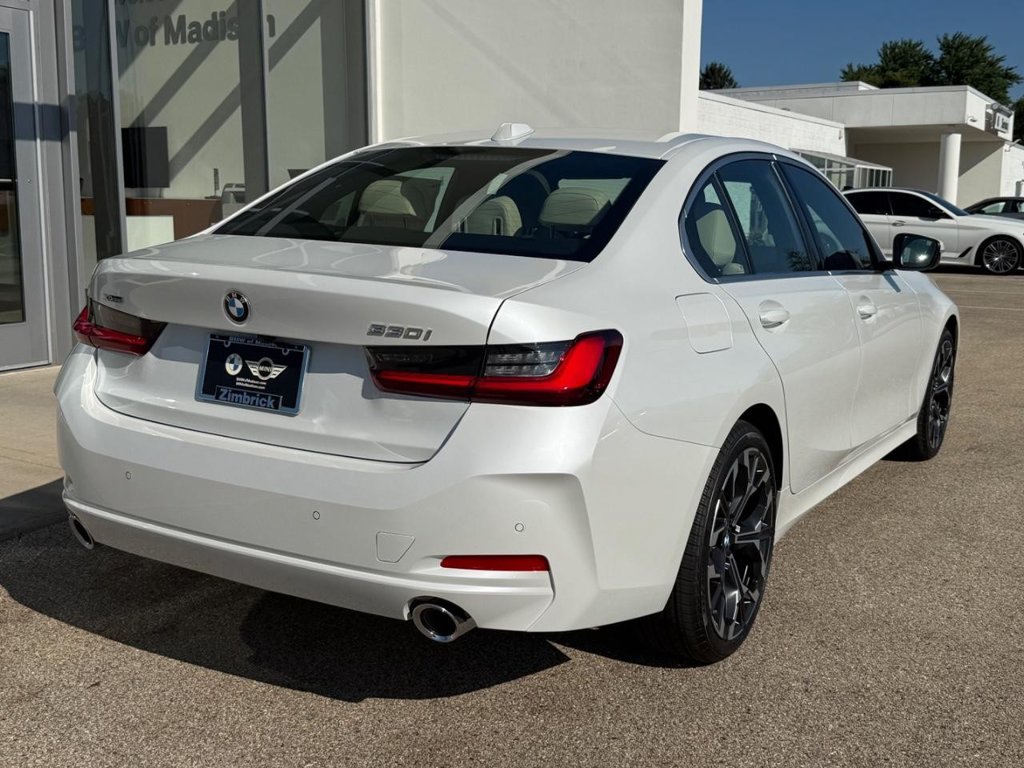 New 2026 BMW 330i xDrive Sedan AWD/4WD image 3