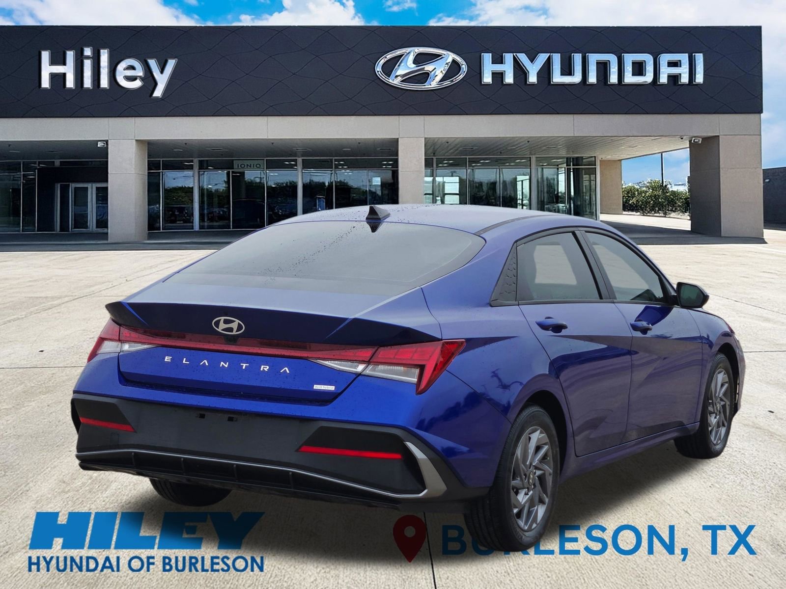 Certified 2024 Hyundai Elantra Blue FWD image 4