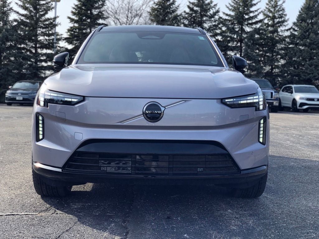 New 2026 Volvo EX90 Ultra image 2