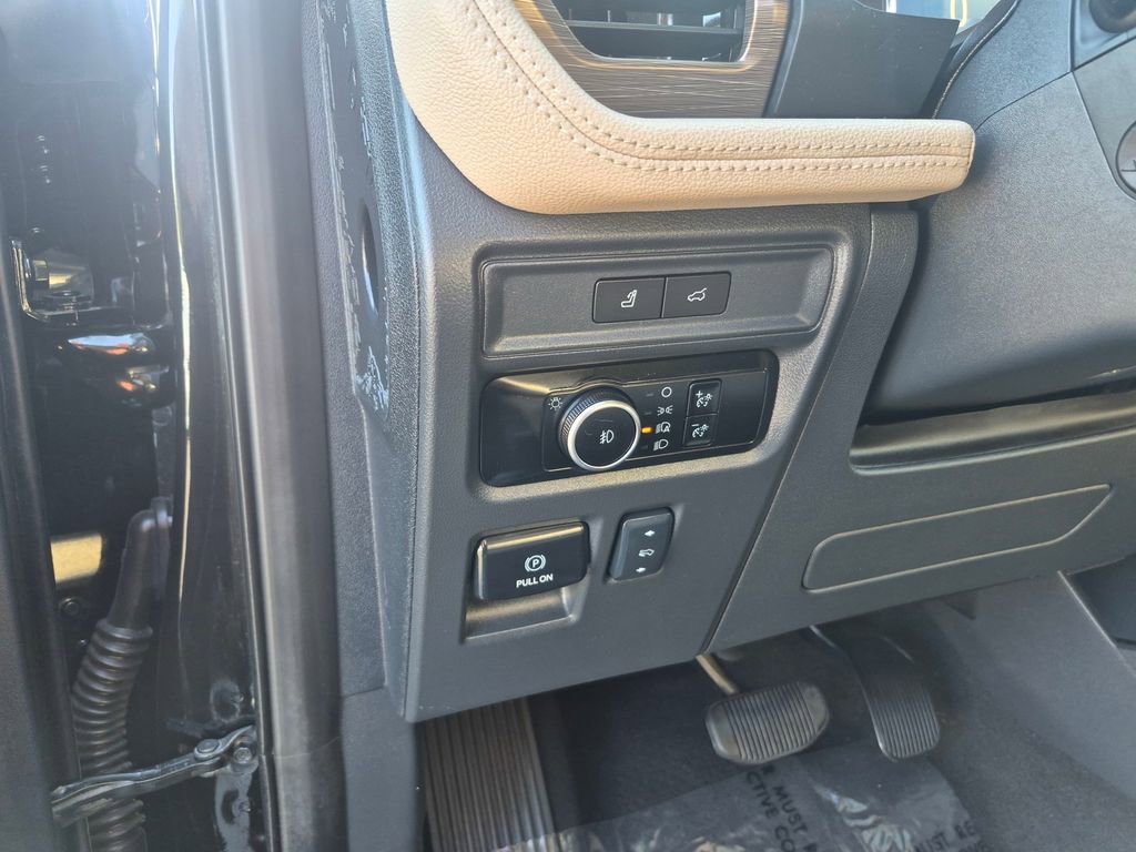 Used 2024 Ford Expedition Max Limited image 12