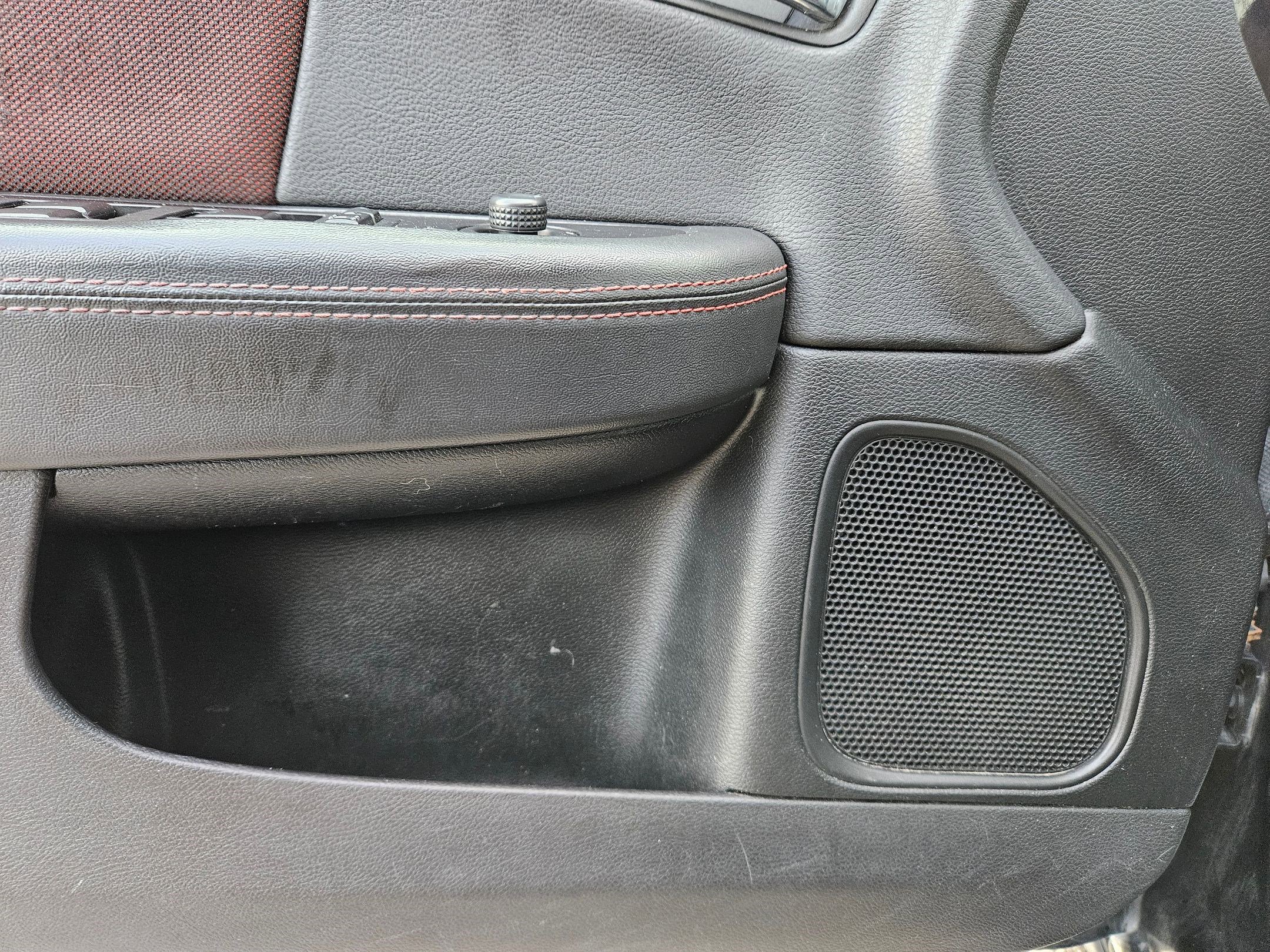 Used 2011 Dodge Avenger Heat FWD image 15