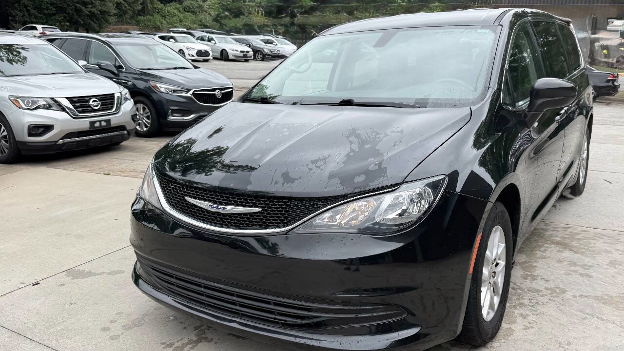 Used 2017 Chrysler Pacifica Touring FWD image 6