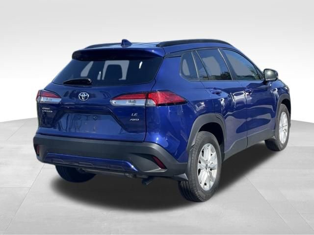 Used 2023 Toyota Corolla Cross LE w/ Moonroof Package AWD/4WD image 4