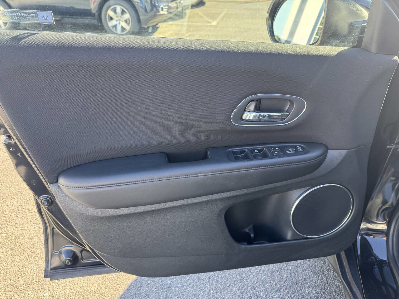 Used 2017 Honda HR-V EX image 11