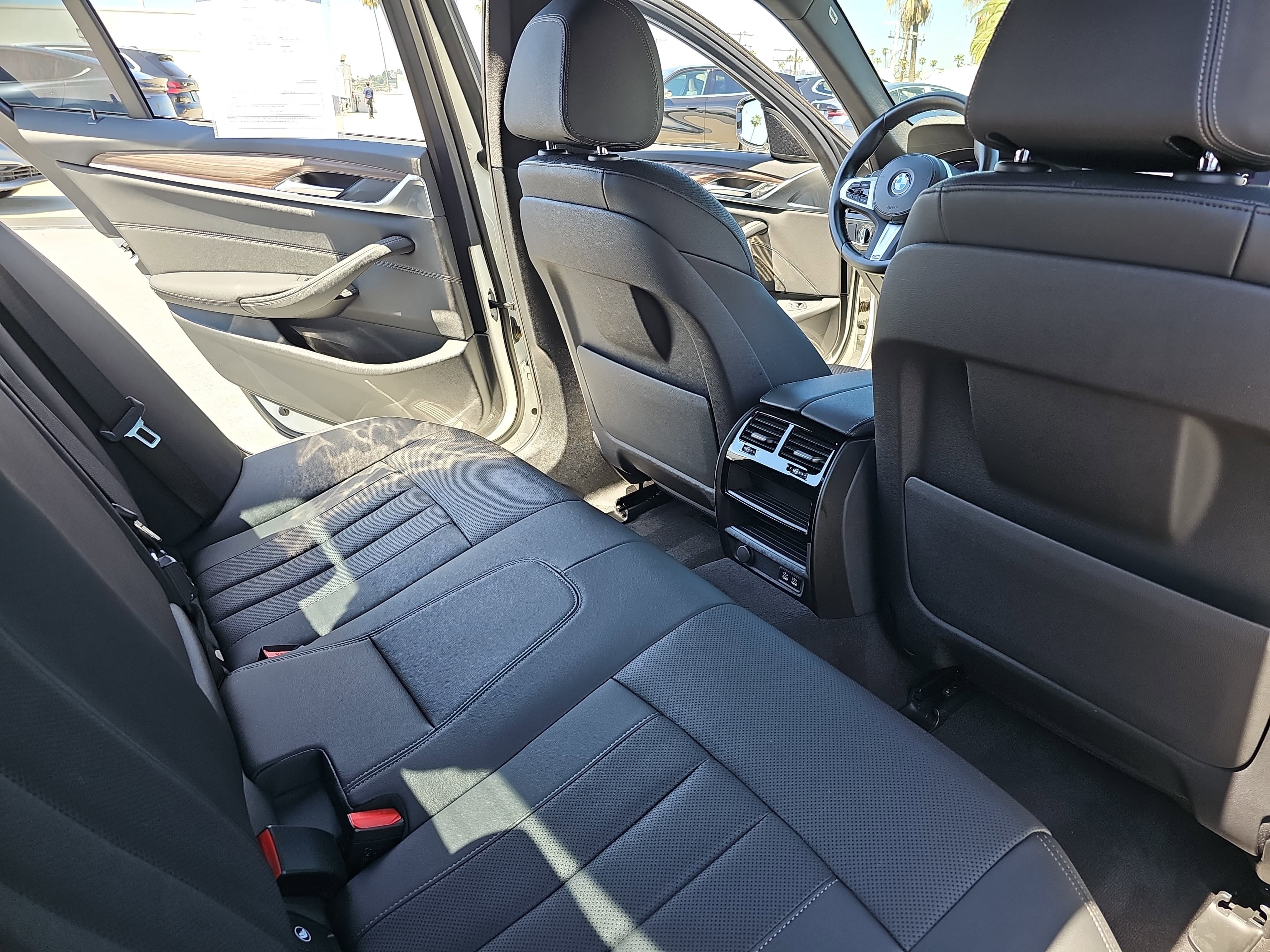 Used 2023 BMW 540i w/ M Sport Package RWD image 11