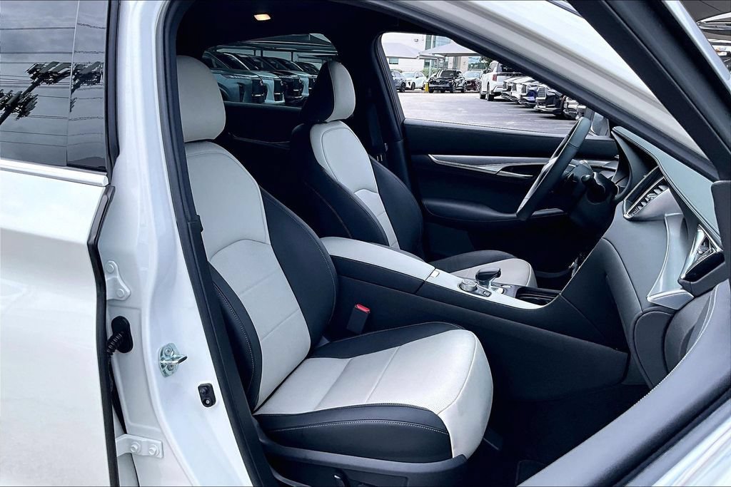 Certified 2023 INFINITI QX55 Essential AWD/4WD image 10