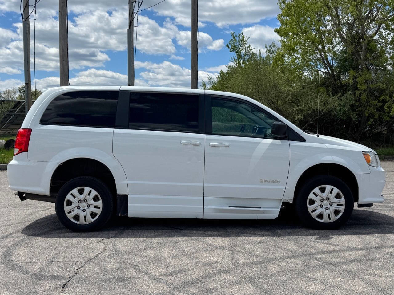 Used 2018 Dodge Grand Caravan SE FWD image 6