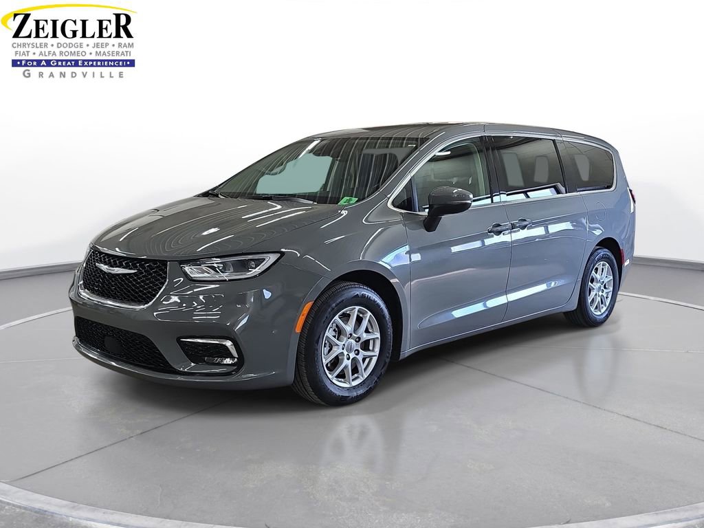 Certified 2023 Chrysler Pacifica Touring-L FWD image 1