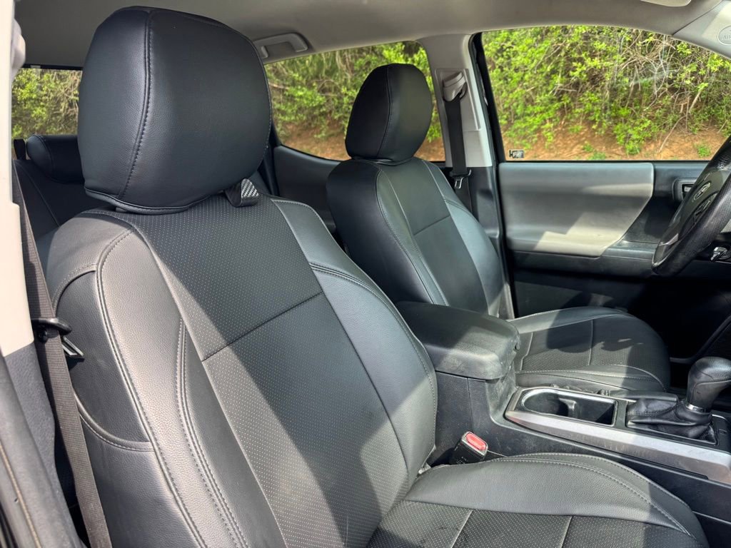 Used 2016 Toyota Tacoma SR5 w/ SR5 Appearance Package (SN) AWD/4WD image 11