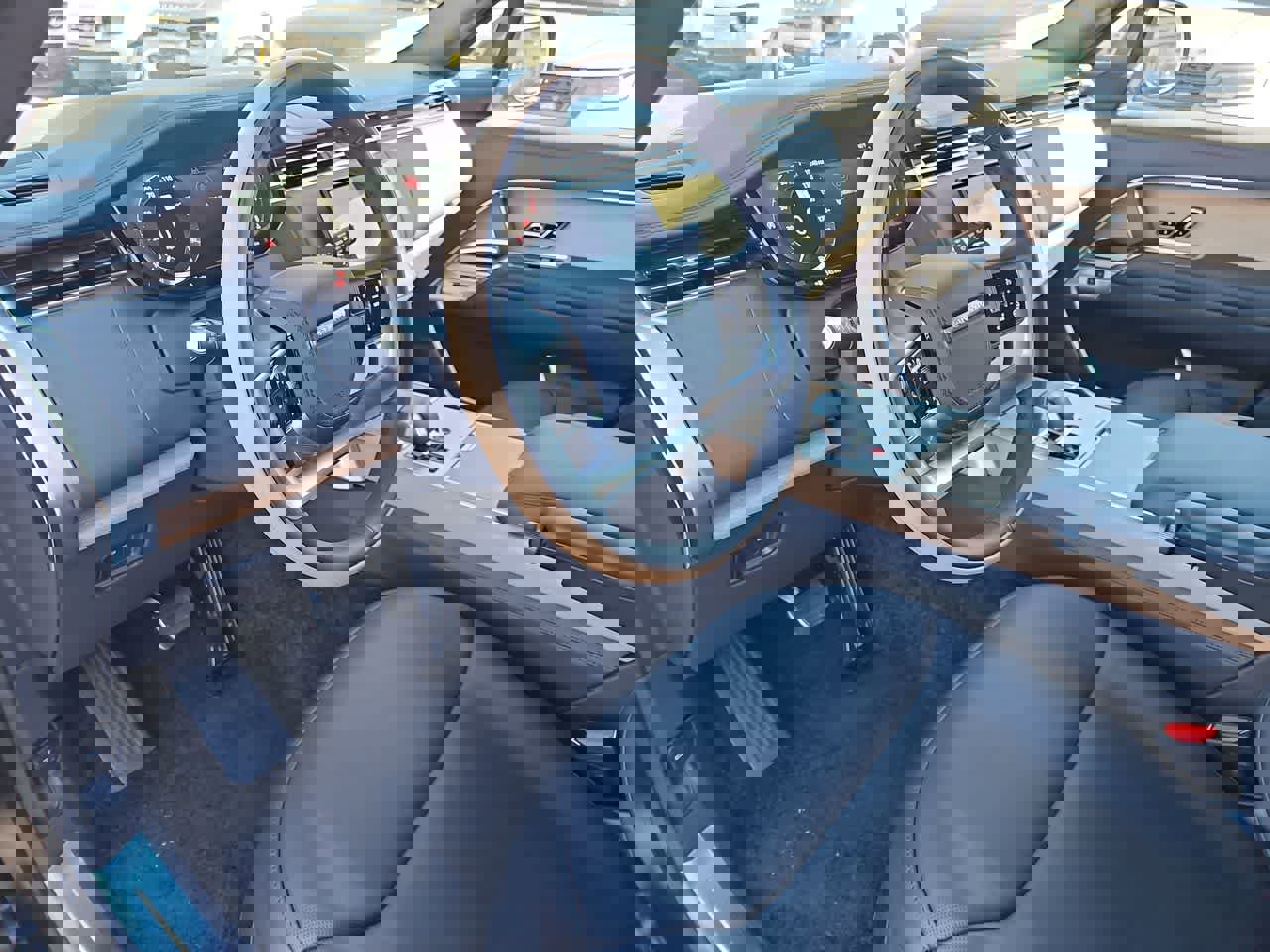 New 2026 Land Rover Range Rover SV image 10