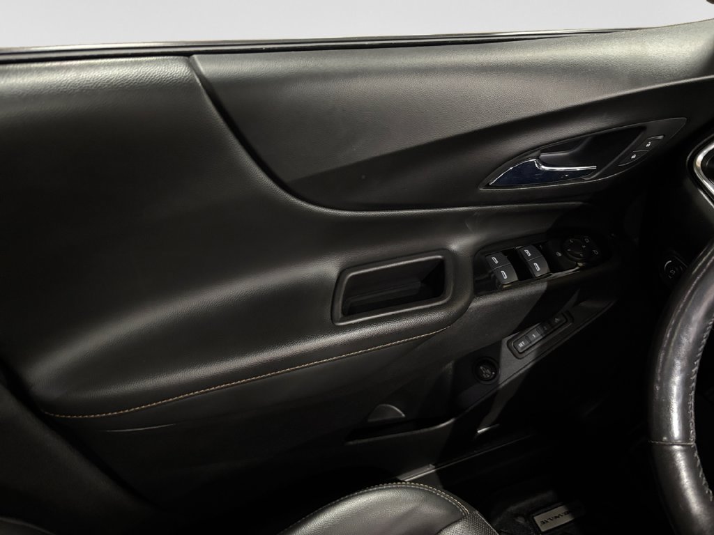 Used 2022 Chevrolet Equinox Premier AWD/4WD image 17