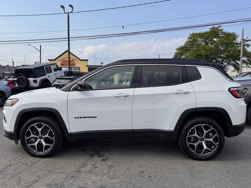 New 2026 Jeep Compass Limited w/ Sun, Sound & Navigation Group AWD/4WD image 4