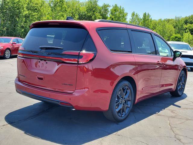 New 2027 Chrysler Pacifica Limited w/ S Appearance Package FWD image 3