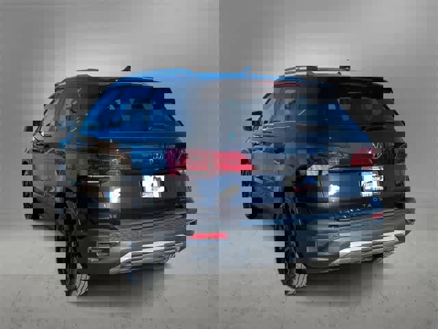 Used 2022 Volkswagen Taos SE image 6