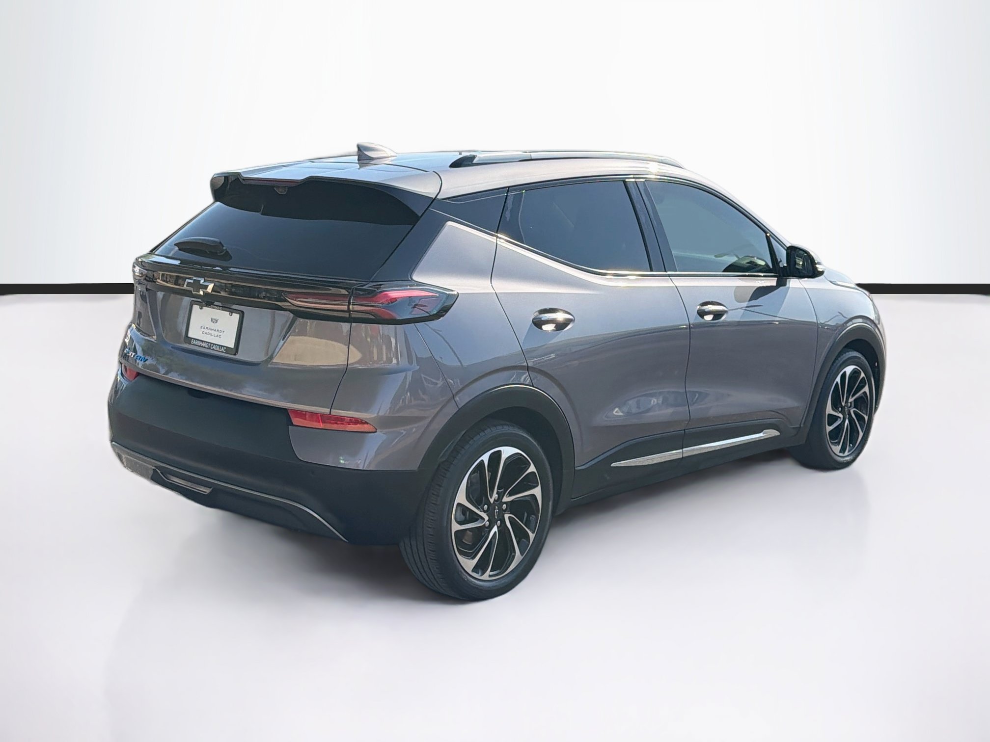Used 2022 Chevrolet Bolt EUV Premier w/ Sun & Sound Package FWD image 5