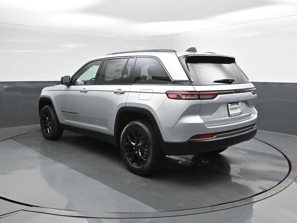 New 2026 Jeep Grand Cherokee Altitude image 5