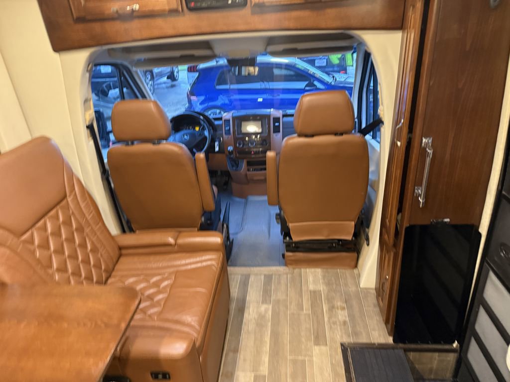 Used 2017 Mercedes-Benz Sprinter 3500 image 56