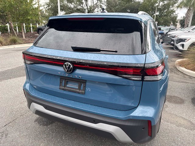 Used 2025 Volkswagen Tiguan SE FWD image 14
