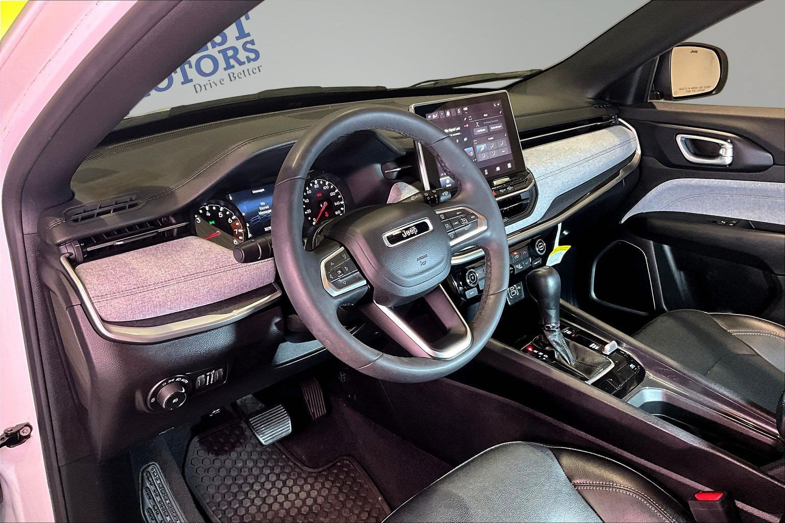 Used 2023 Jeep Compass Latitude AWD/4WD image 17