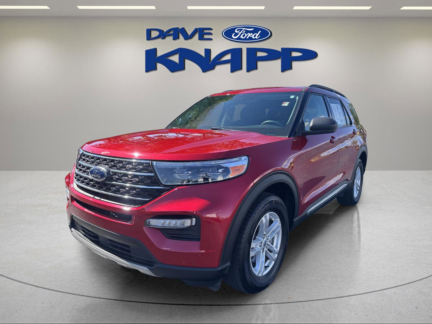 Used 2023 Ford Explorer XLT w/ Equipment Group 202A AWD/4WD image 3