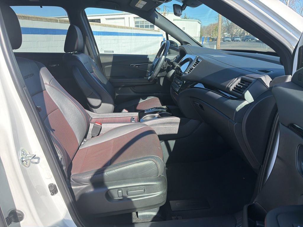 Certified 2021 Honda Pilot Black Edition image 25