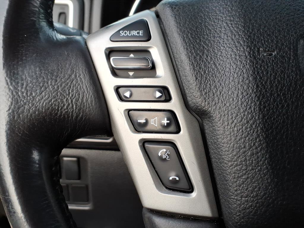 Used 2018 Nissan Titan SV w/ SV Convenience Package image 20