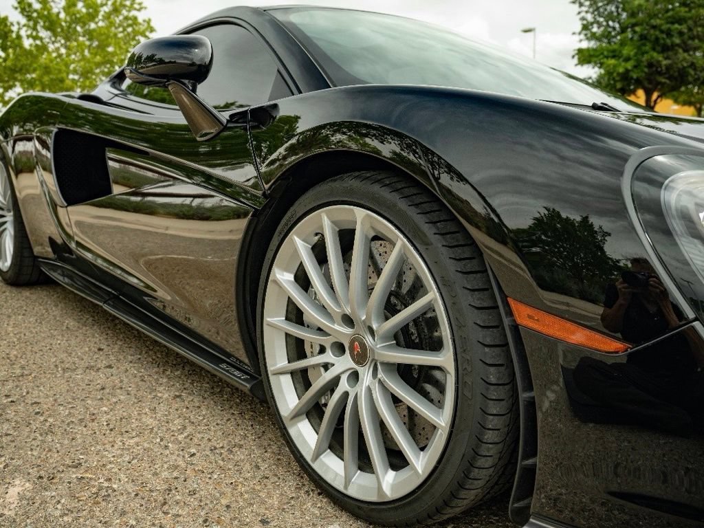Used 2017 McLaren 570S RWD image 20