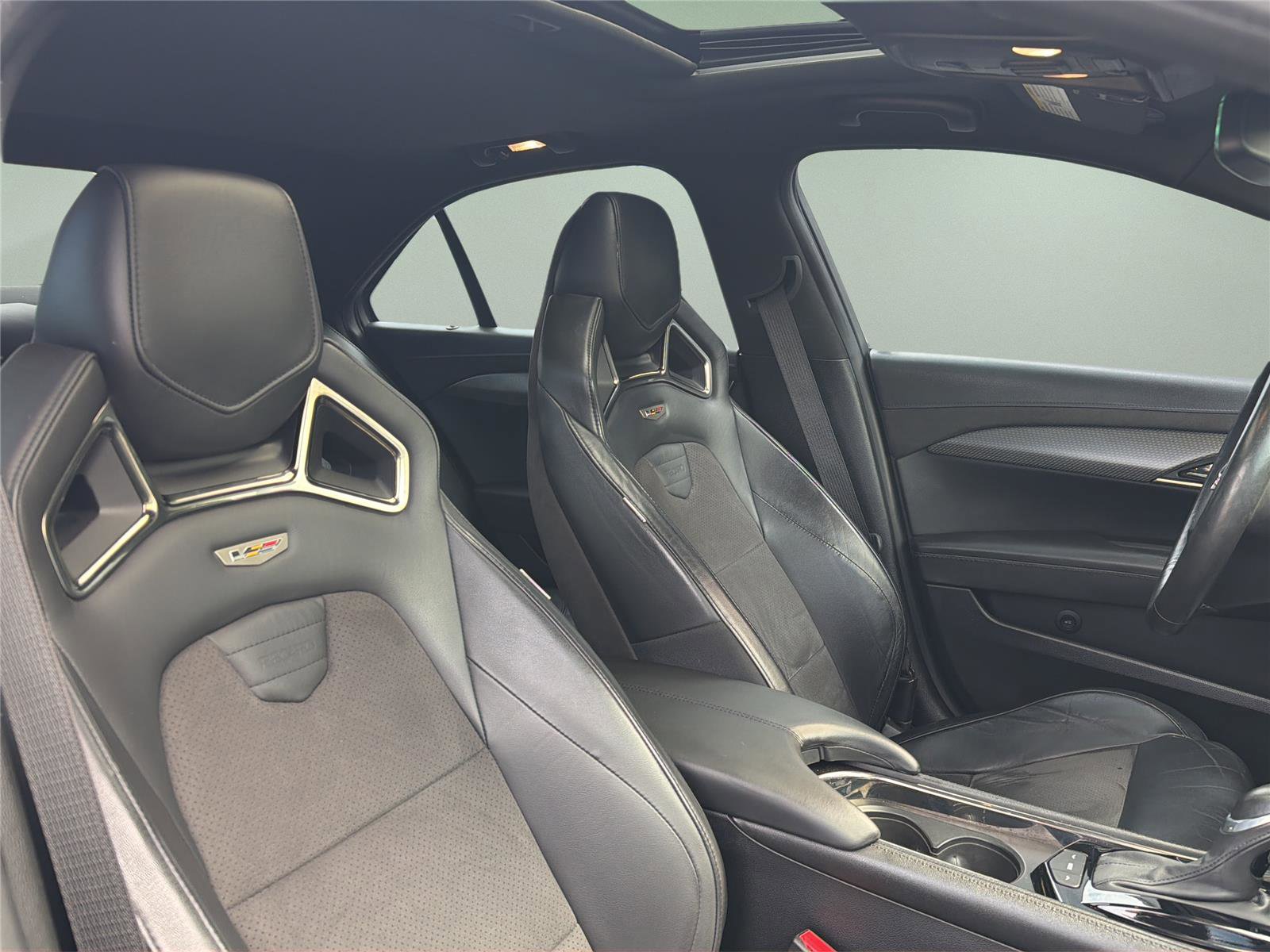 Used 2016 Cadillac ATS V w/ Luxury Package RWD image 19